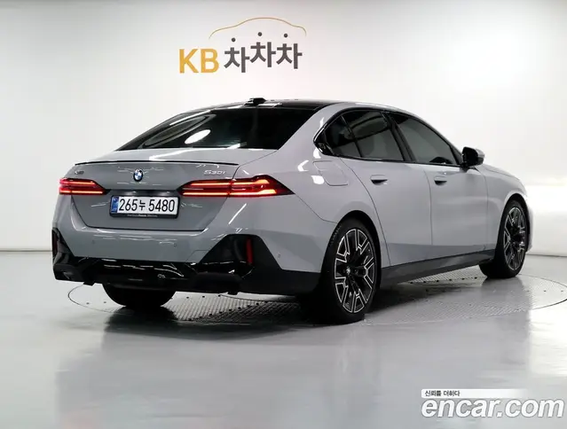 BMW 5 серия 2025 2.0 автомат (гидро), миниатюра 2