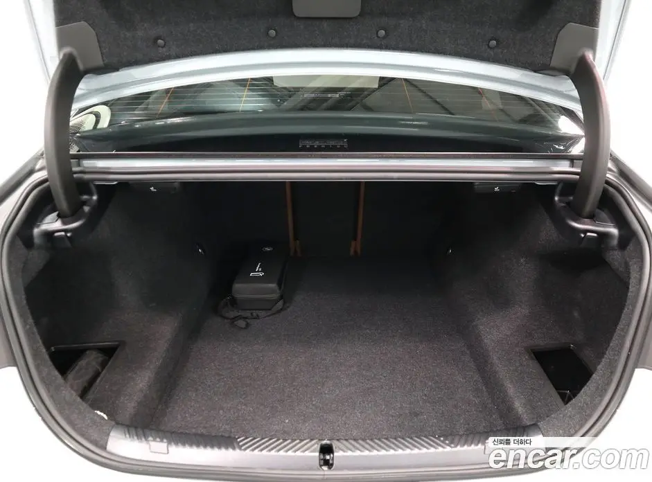 BMW 5 серия 2025 2.0 автомат (гидро), фото 16