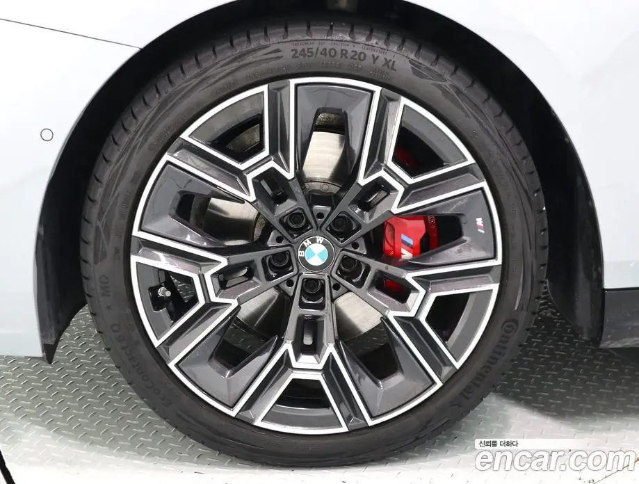 BMW 5 серия 2025 2.0 автомат (гидро), фото 5
