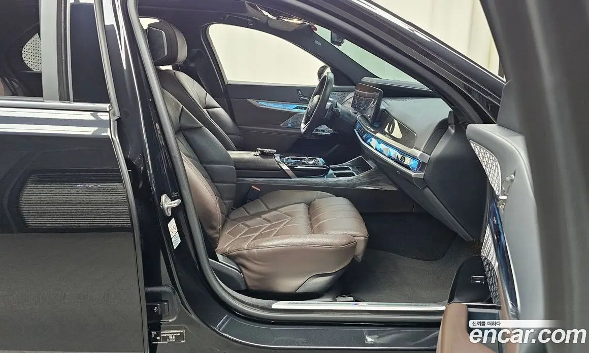 BMW 7 серия 2023 3.0 автомат (гидро), фото 16