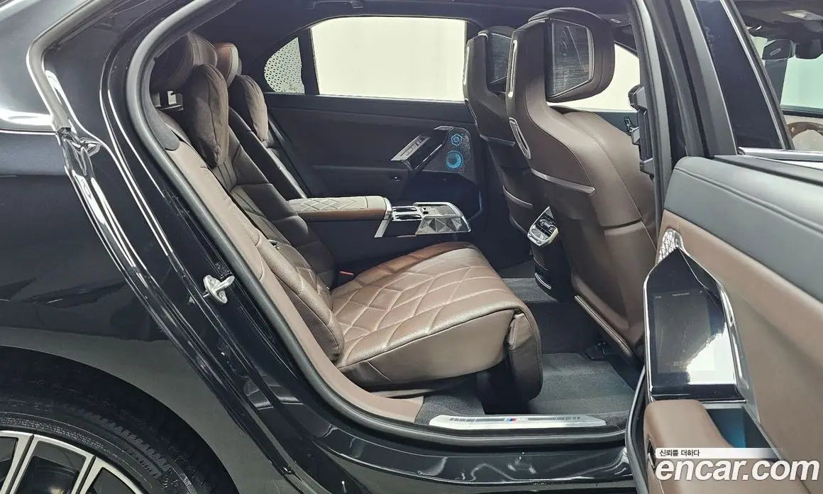 BMW 7 серия 2023 3.0 автомат (гидро), фото 17