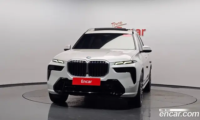 BMW X7 2024 3.0 автомат (гидро), миниатюра 2