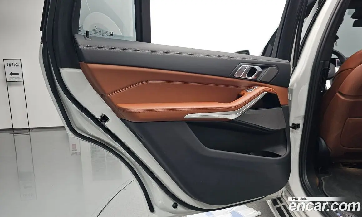 BMW X7 2024 3.0 автомат (гидро), фото 14