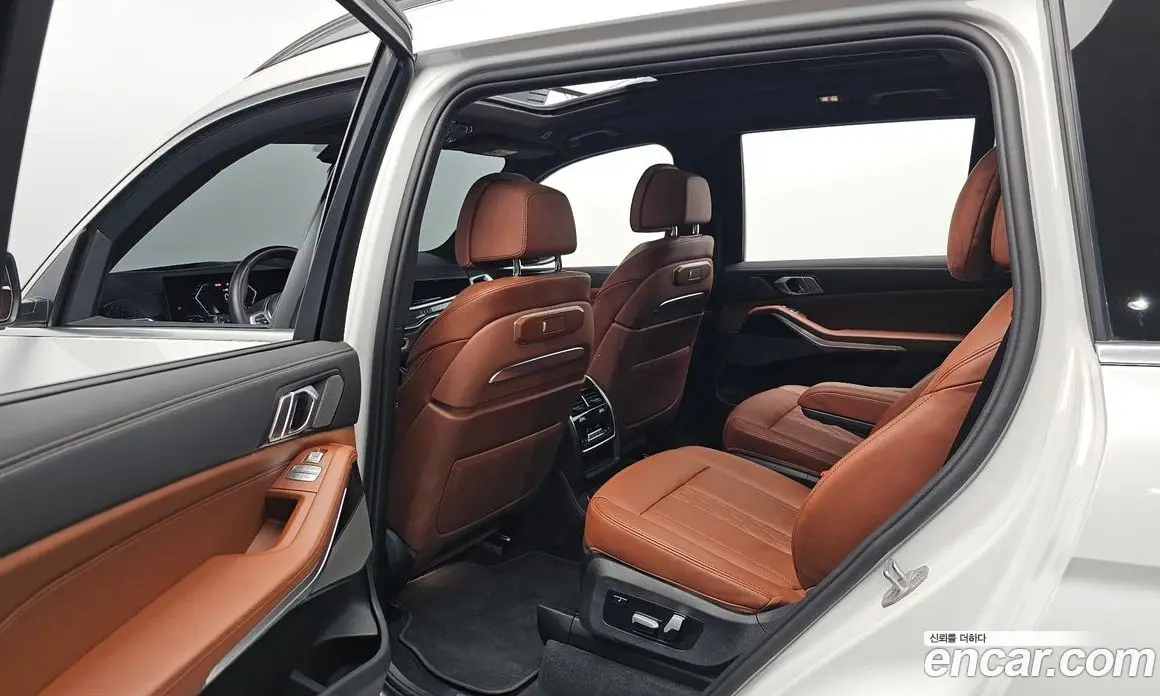 BMW X7 2024 3.0 автомат (гидро), фото 17