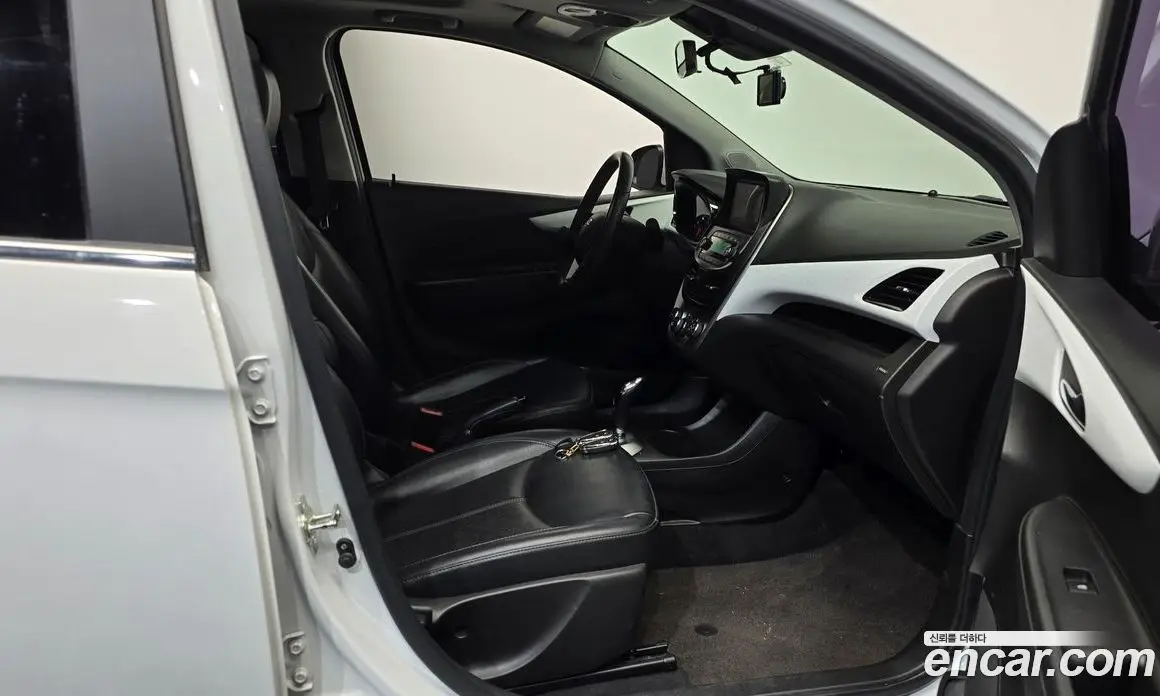 Chevrolet Spark 2016 1.0 автомат (гидро), фото 16 Chevrolet Spark 2016 1.0 автомат (гидро), фото 16