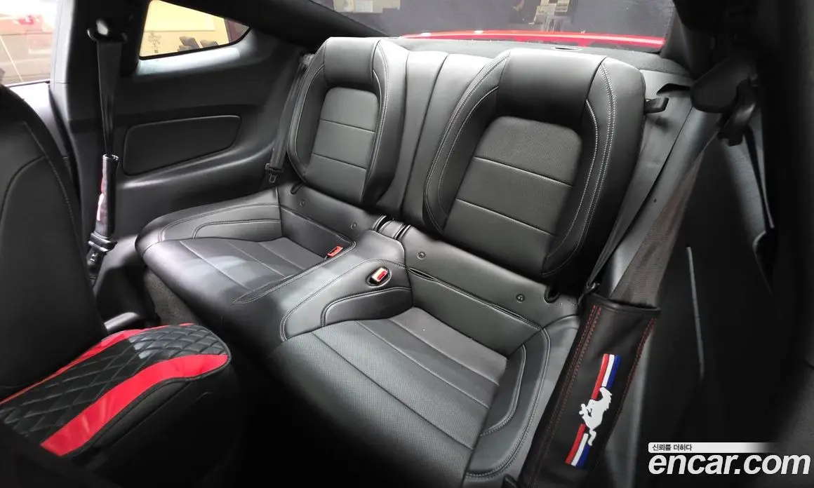 Ford Mustang 2018 2.3 автомат (гидро), фото 15