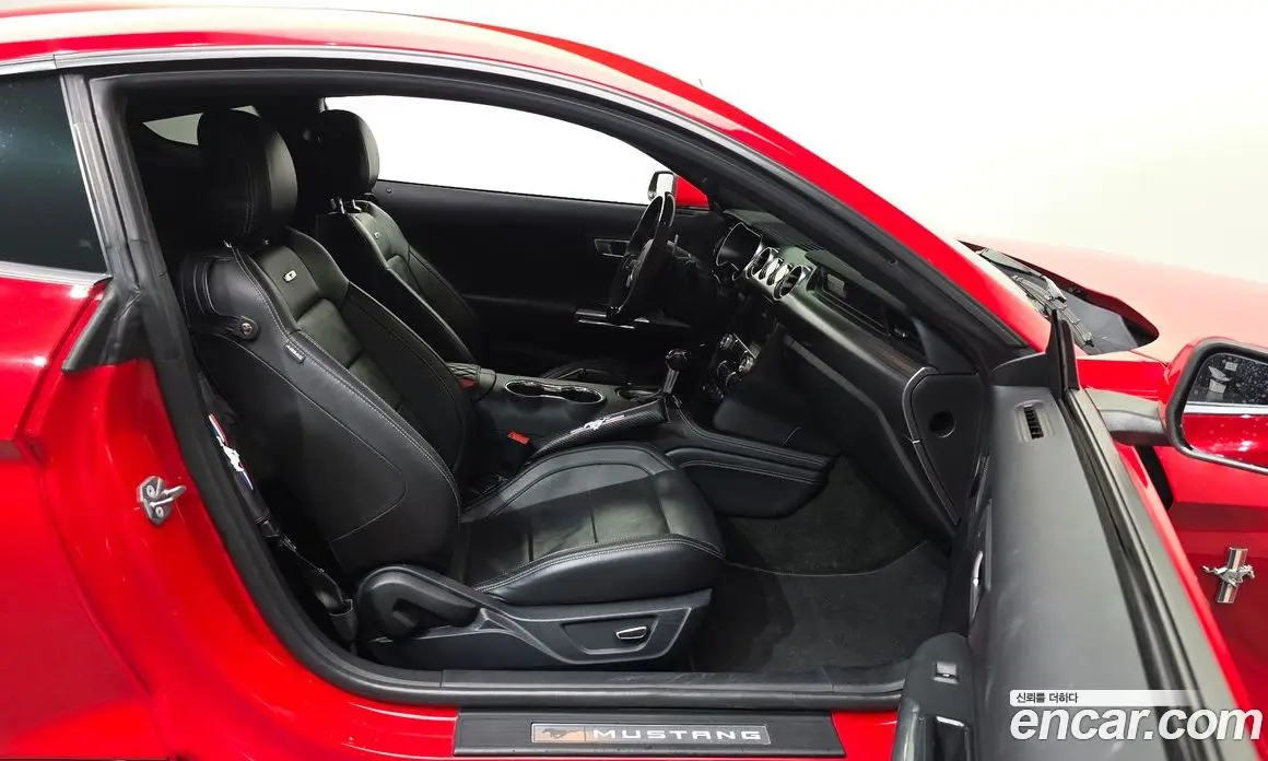 Ford Mustang 2018 2.3 автомат (гидро), фото 16