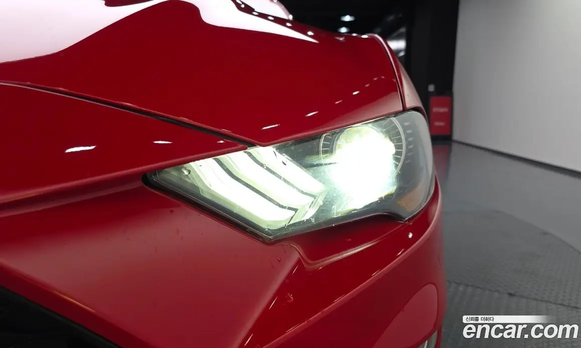 Ford Mustang 2018 2.3 автомат (гидро), фото 7