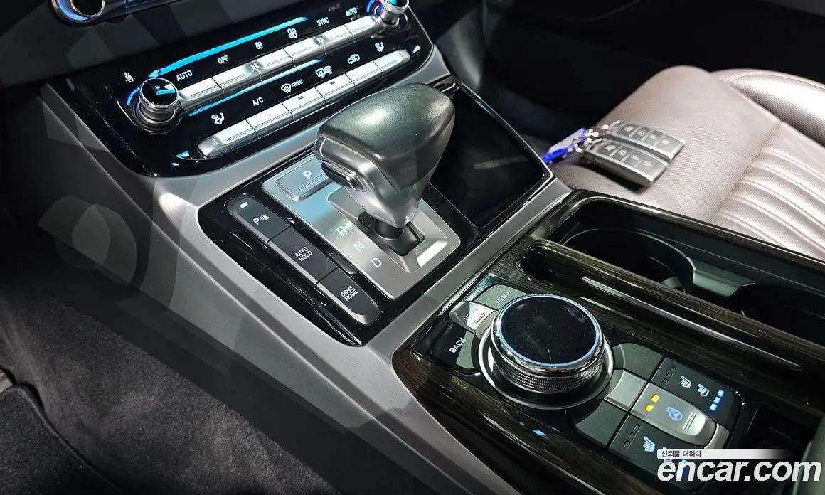 Genesis EQ900 2016 3.3 автомат (гидро), фото 12 Genesis EQ900 2016 3.3 автомат (гидро), фото 12