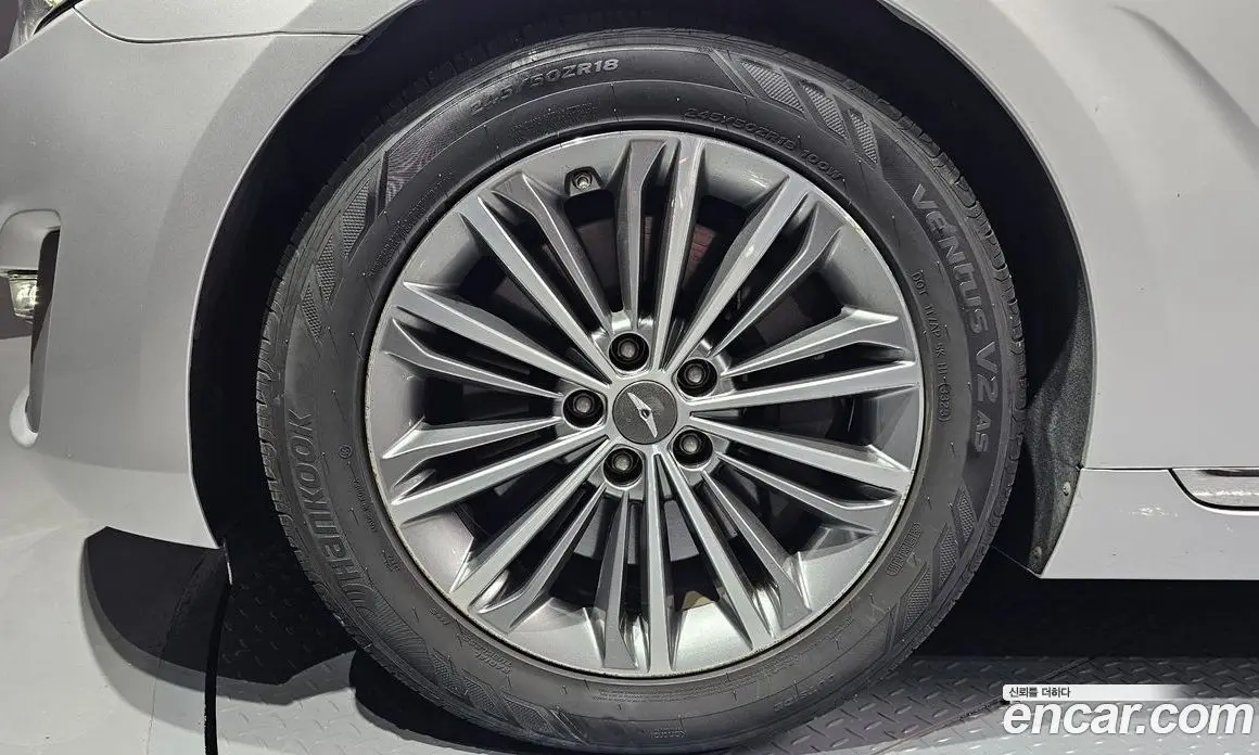 Genesis EQ900 2016 3.3 автомат (гидро), фото 5 Genesis EQ900 2016 3.3 автомат (гидро), фото 5