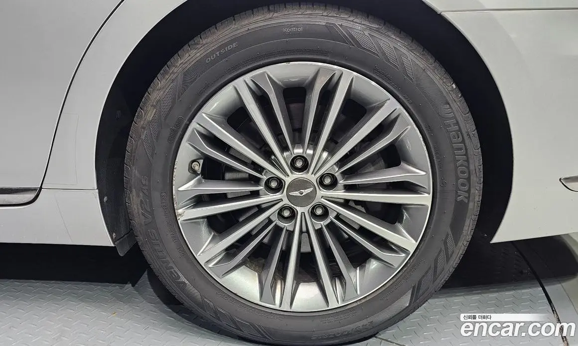 Genesis EQ900 2016 3.3 автомат (гидро), фото 7 Genesis EQ900 2016 3.3 автомат (гидро), фото 7