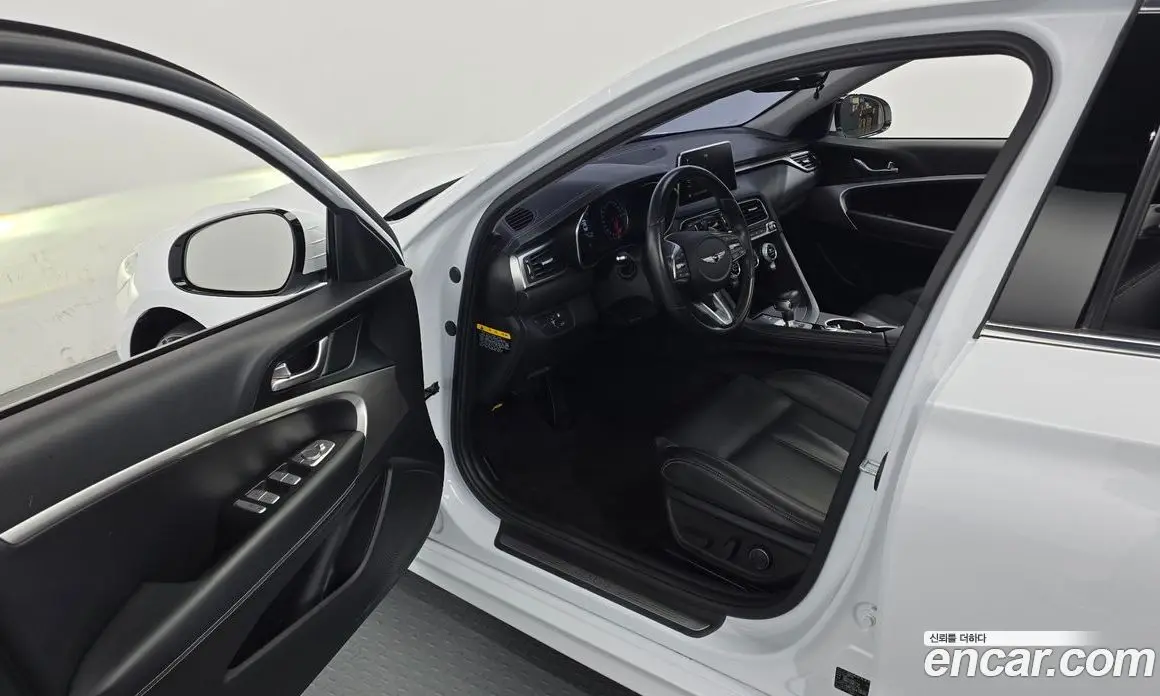 Genesis G70 2019 2.2 автомат (гидро), фото 13 Genesis G70 2019 2.2 автомат (гидро), фото 13
