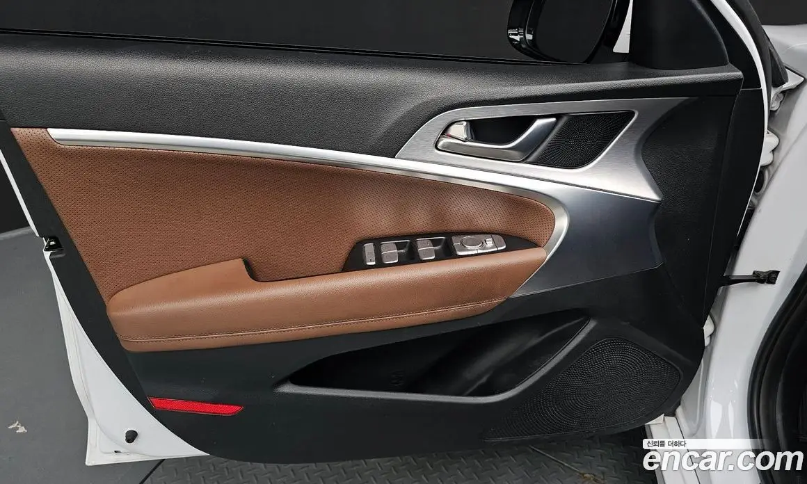 Genesis G70 2019 2.0 автомат (гидро), фото 14 Genesis G70 2019 2.0 автомат (гидро), фото 14