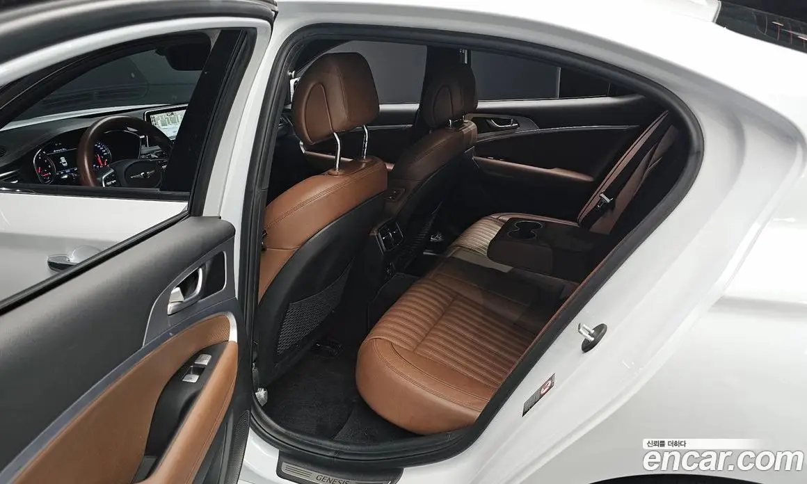 Genesis G70 2019 2.0 автомат (гидро), фото 18 Genesis G70 2019 2.0 автомат (гидро), фото 18