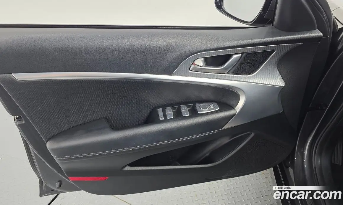 Genesis G70 2021 2.0 автомат (гидро), фото 14 Genesis G70 2021 2.0 автомат (гидро), фото 14