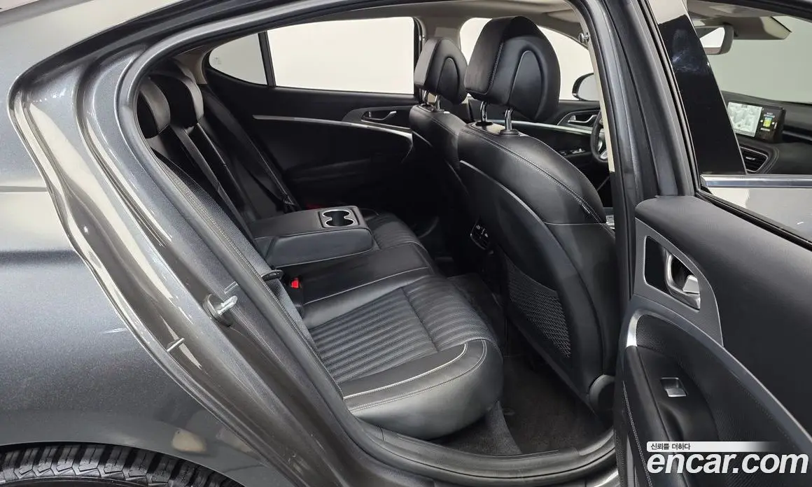Genesis G70 2021 2.0 автомат (гидро), фото 18 Genesis G70 2021 2.0 автомат (гидро), фото 18