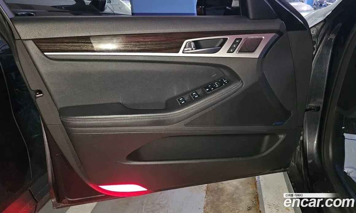 Genesis G80 2017 3.3 автомат (гидро), фото 14 Genesis G80 2017 3.3 автомат (гидро), фото 14