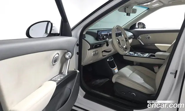 Genesis GV60 2025 0.1 автомат (гидро), миниатюра 12