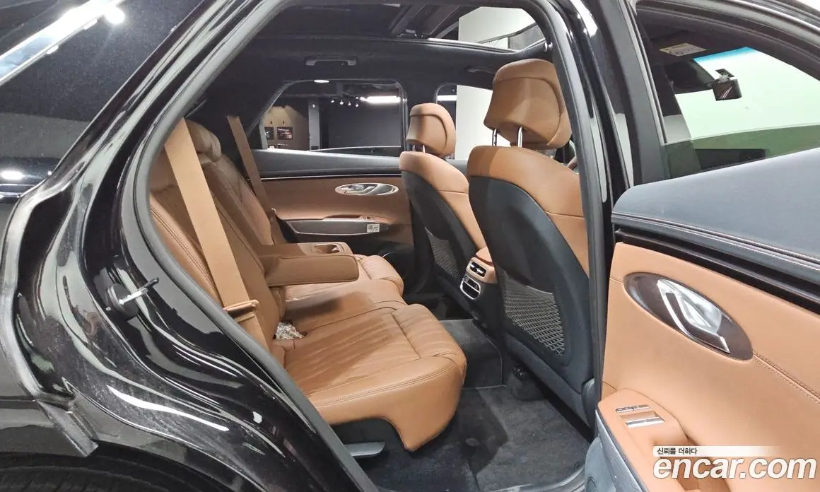 Genesis GV70 2023 2.5 автомат (гидро), фото 16 Genesis GV70 2023 2.5 автомат (гидро), фото 16