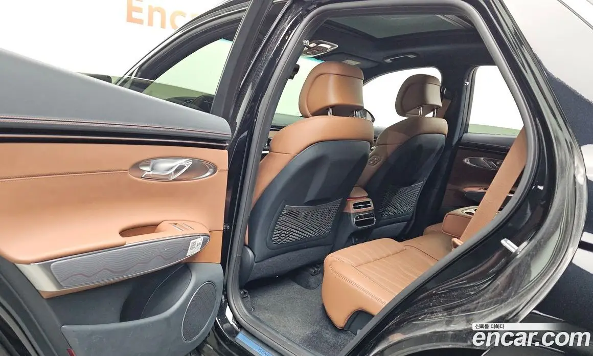 Genesis GV70 2023 2.5 автомат (гидро), фото 17 Genesis GV70 2023 2.5 автомат (гидро), фото 17