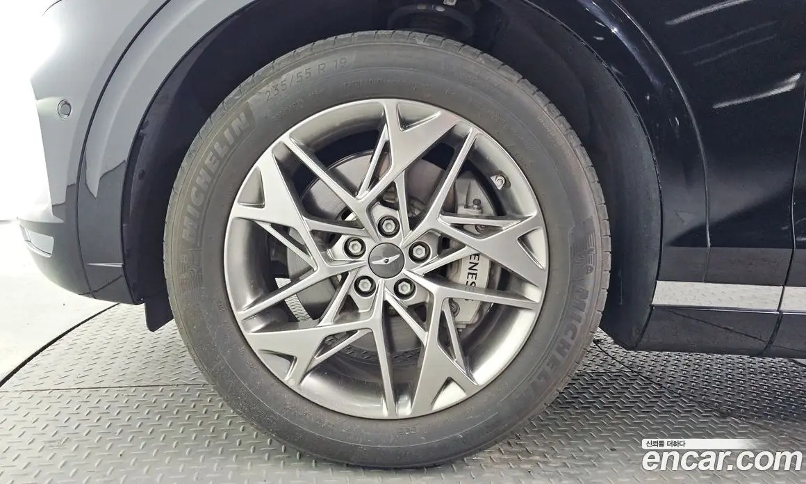 Genesis GV70 2023 2.5 автомат (гидро), фото 5 Genesis GV70 2023 2.5 автомат (гидро), фото 5