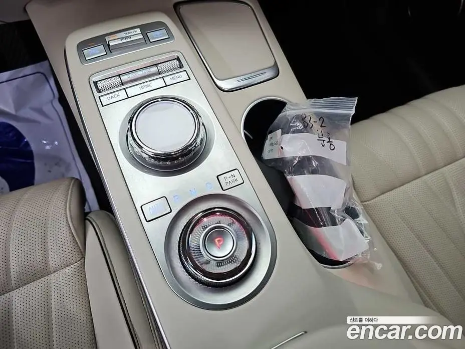 Genesis GV70 2023 2.5 автомат (гидро), фото 7 Genesis GV70 2023 2.5 автомат (гидро), фото 7