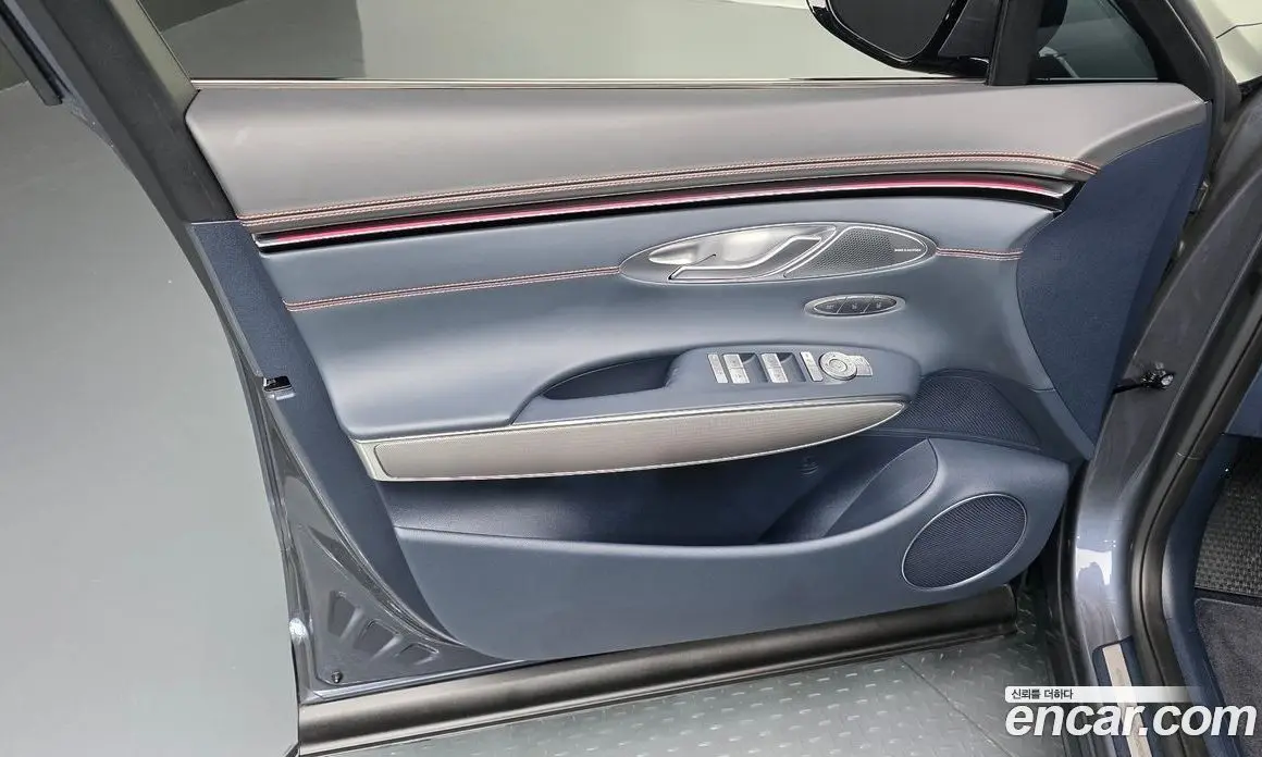 Genesis GV70 2024 2.5 автомат (гидро), фото 13
