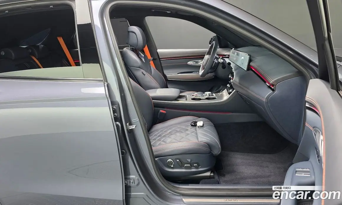 Genesis GV70 2024 2.5 автомат (гидро), фото 15