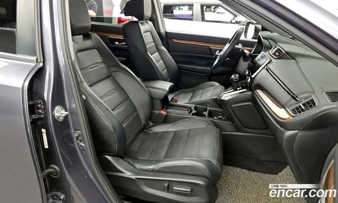 Honda CR-V 2017 1.5 автомат (гидро), фото 16 Honda CR-V 2017 1.5 автомат (гидро), фото 16
