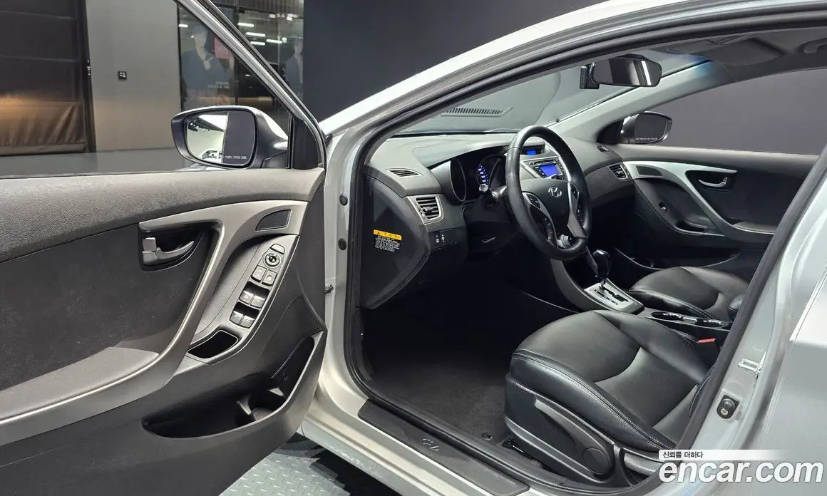 Hyundai Avante 2011 1.6 автомат (гидро), фото 13