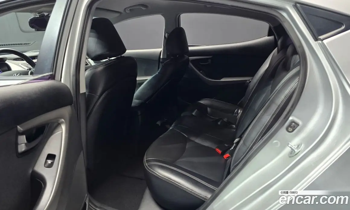 Hyundai Avante 2011 1.6 автомат (гидро), фото 18