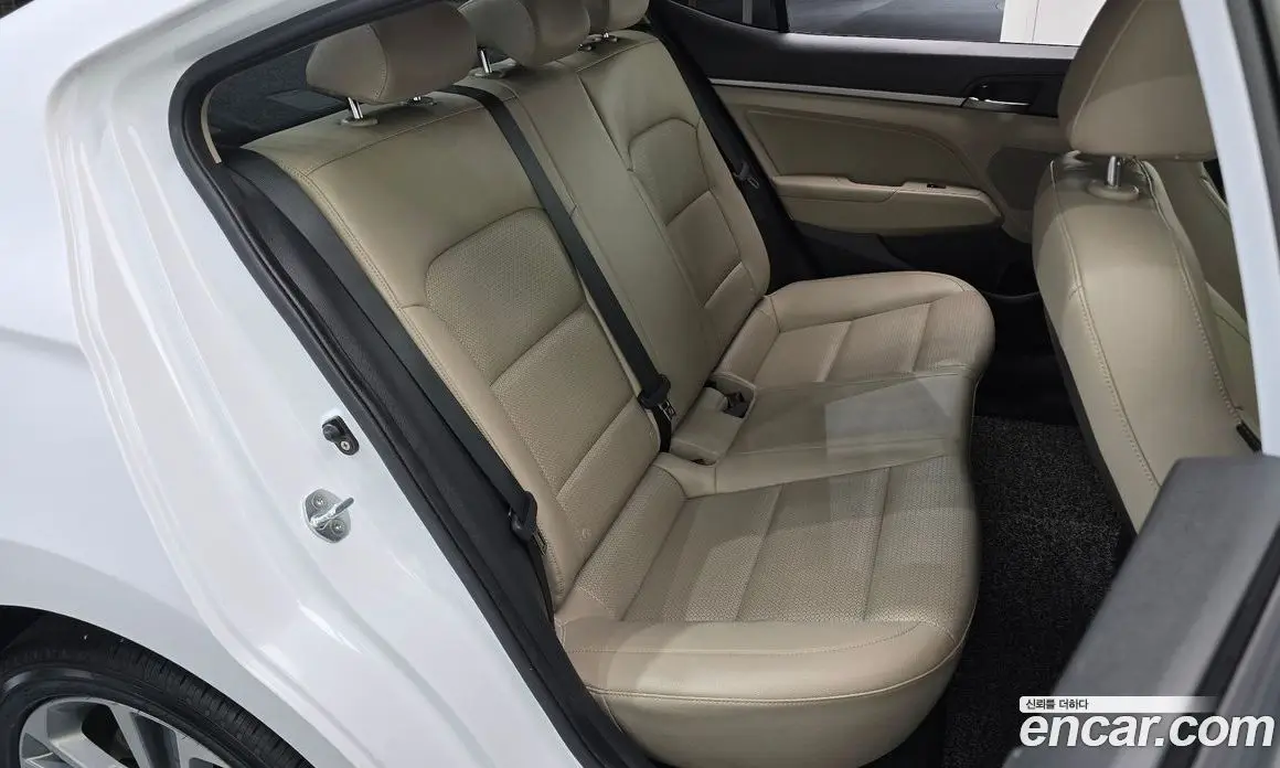 Hyundai Avante 2018 1.6 автомат (гидро), фото 17 Hyundai Avante 2018 1.6 автомат (гидро), фото 17