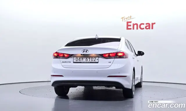 Hyundai Avante 2018 1.6 автомат (гидро), миниатюра 4 Hyundai Avante 2018 1.6 автомат (гидро), миниатюра 4