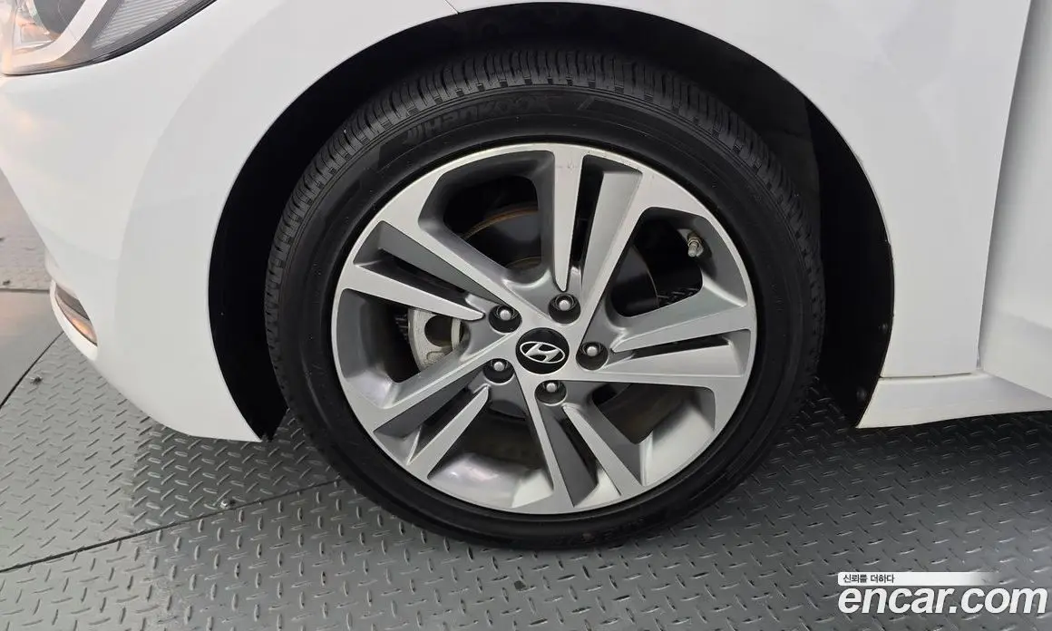 Hyundai Avante 2018 1.6 автомат (гидро), фото 5 Hyundai Avante 2018 1.6 автомат (гидро), фото 5