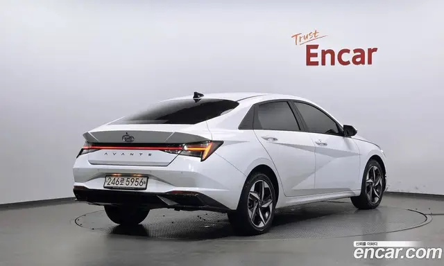Hyundai Avante 2020 1.6 автомат (гидро), миниатюра 2