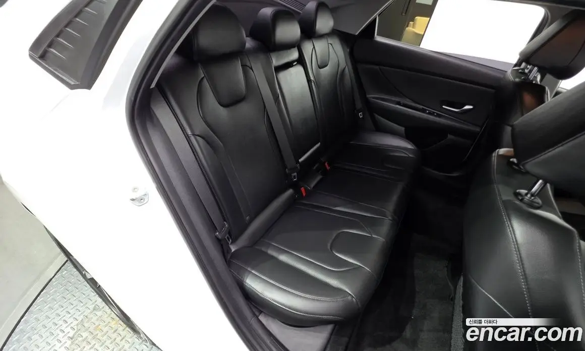 Hyundai Avante 2020 1.6 автомат (гидро), фото 16