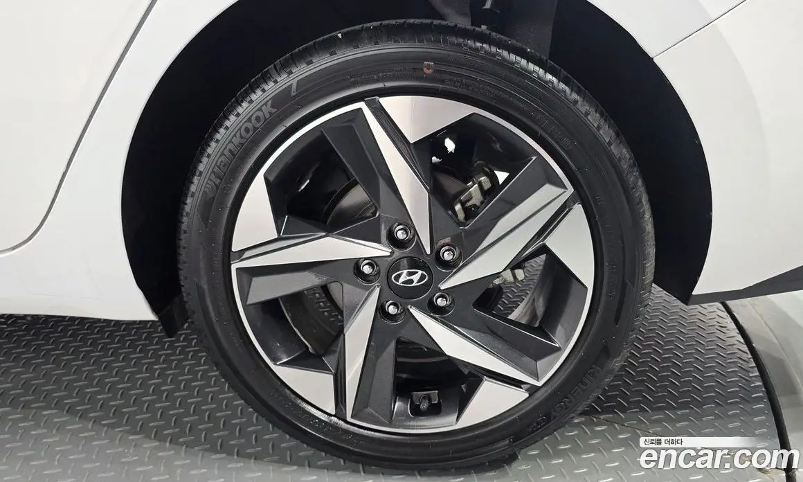 Hyundai Avante 2020 1.6 автомат (гидро), фото 7