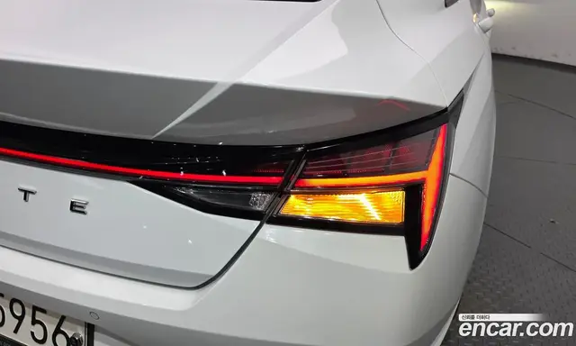 Hyundai Avante 2020 1.6 автомат (гидро), миниатюра 9