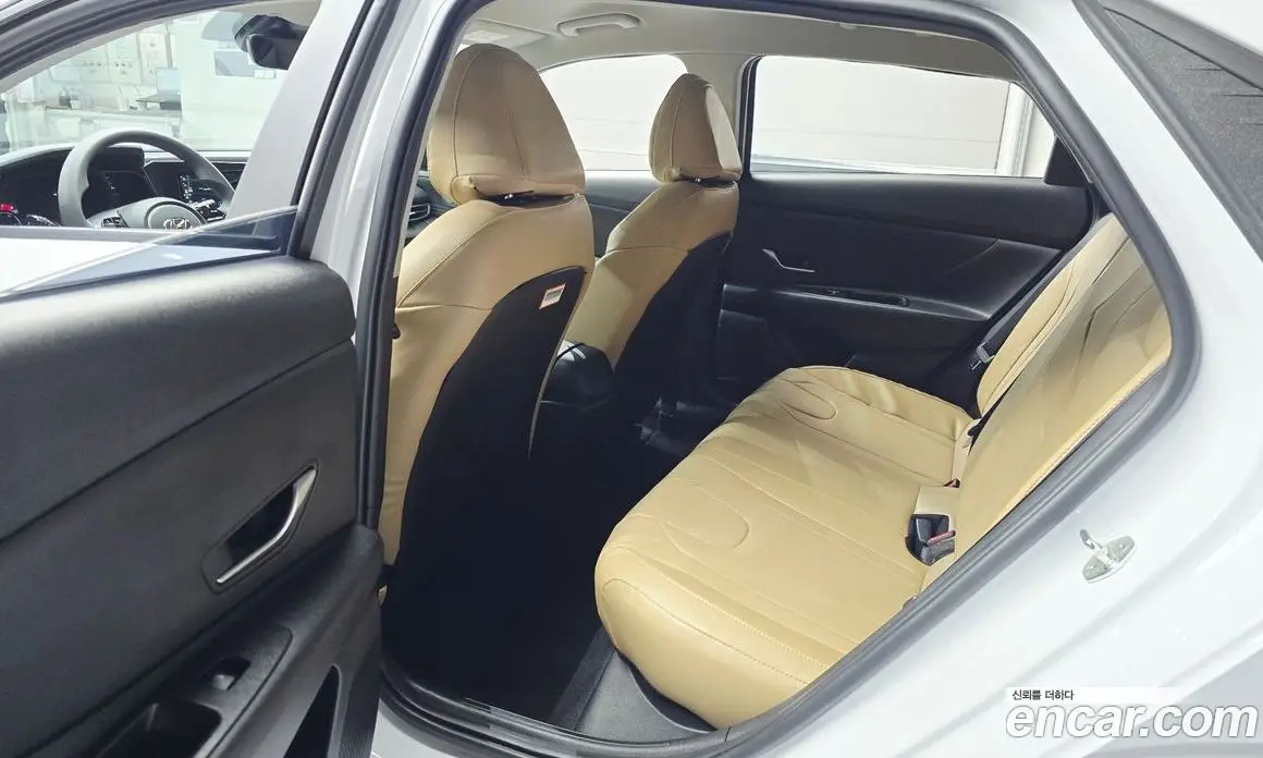Hyundai Avante 2021 1.6 автомат (гидро), фото 17