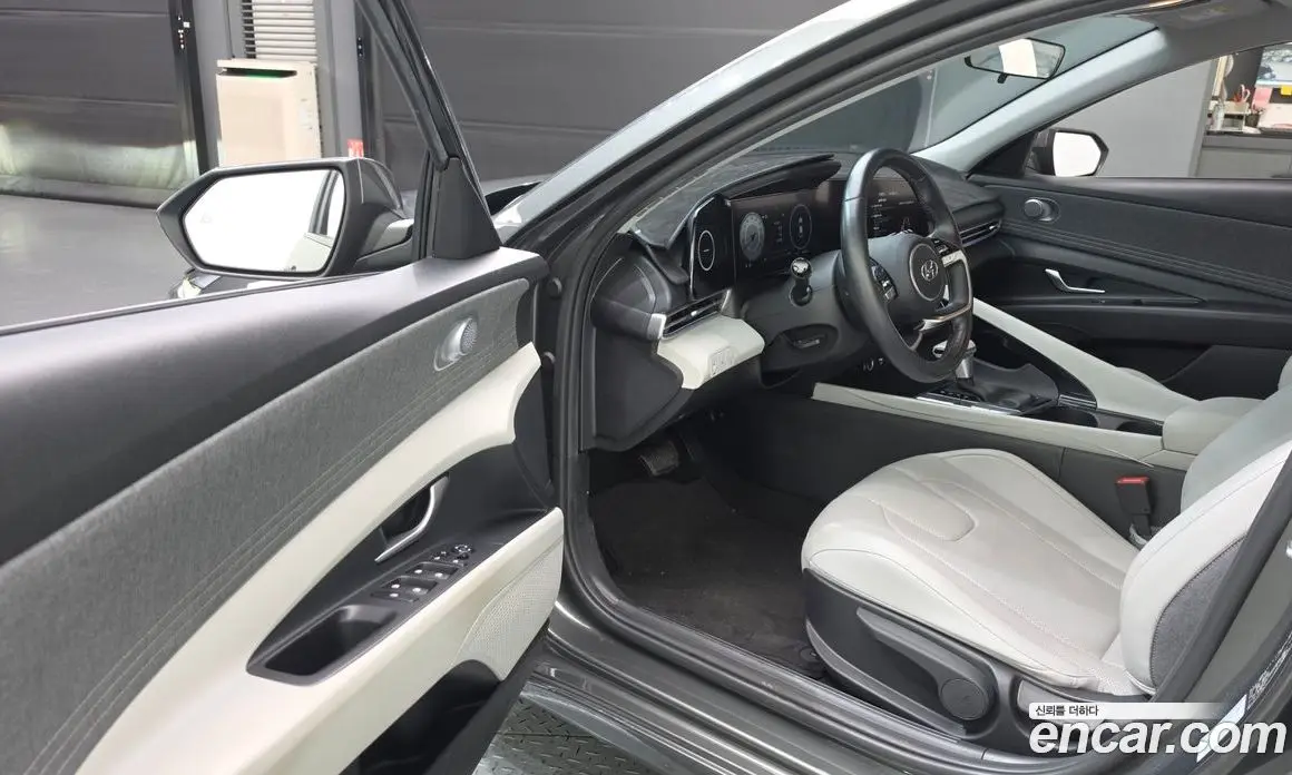 Hyundai Avante 2022 1.6 автомат (гидро), фото 10