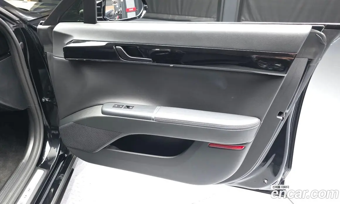 Hyundai Grandeur 2023 2.5 автомат (гидро), фото 14
