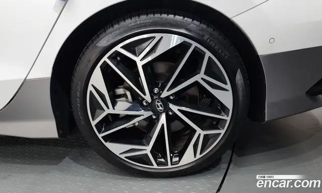 Hyundai Ioniq 6 2022 0.1 автомат (гидро), миниатюра 7