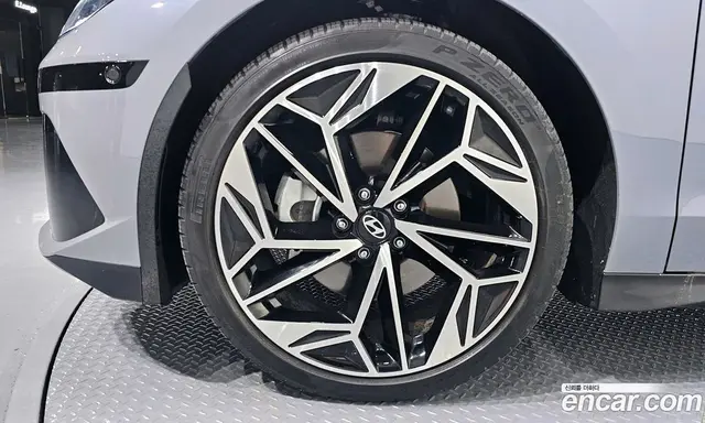 Hyundai Ioniq 6 2023 0.1 автомат (гидро), миниатюра 5