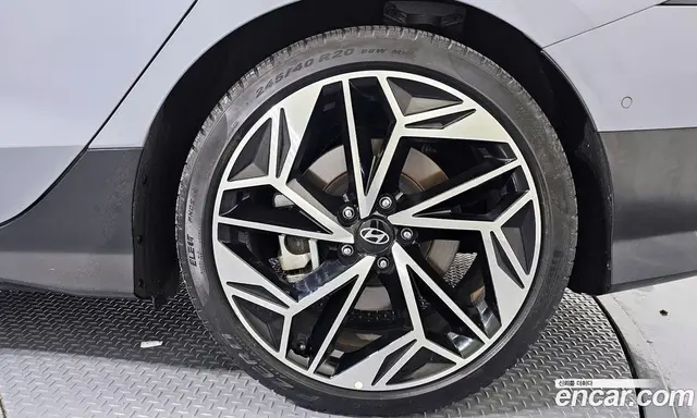Hyundai Ioniq 6 2023 0.1 автомат (гидро), миниатюра 7