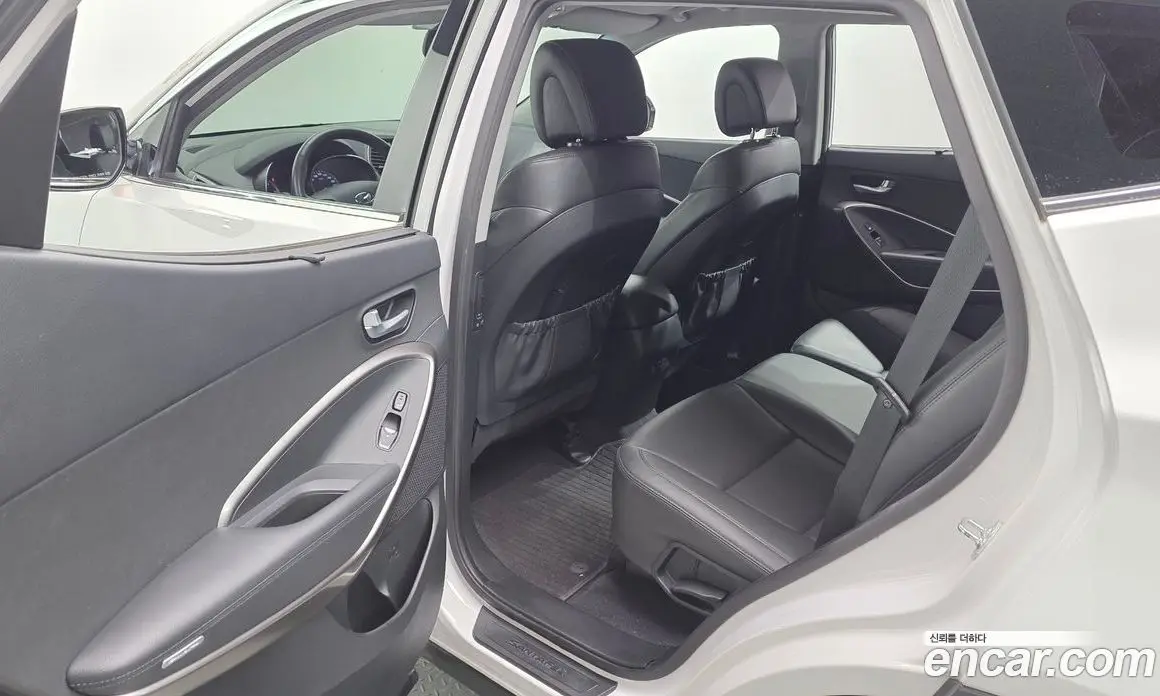 Hyundai Santa Fe 2016 2.0 автомат (гидро), фото 18 Hyundai Santa Fe 2016 2.0 автомат (гидро), фото 18