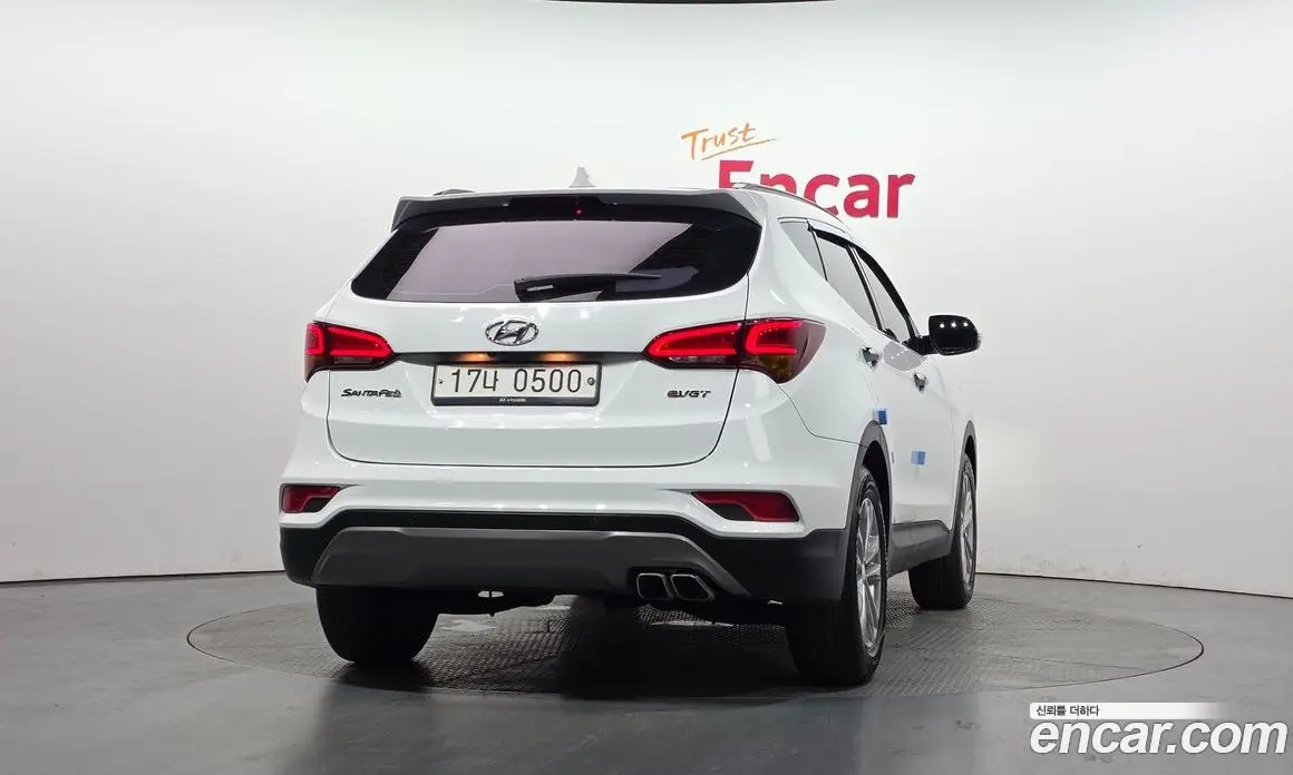 Hyundai Santa Fe 2016 2.0 автомат (гидро), фото 4 Hyundai Santa Fe 2016 2.0 автомат (гидро), фото 4