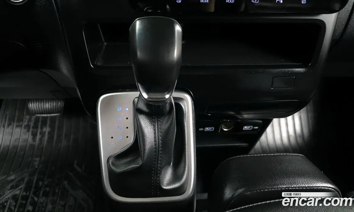 Hyundai Staria 2021 3.5 автомат (гидро), фото 12