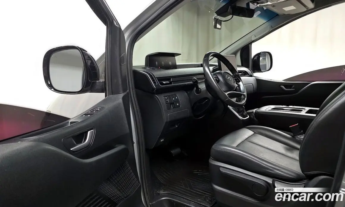 Hyundai Staria 2021 3.5 автомат (гидро), фото 13