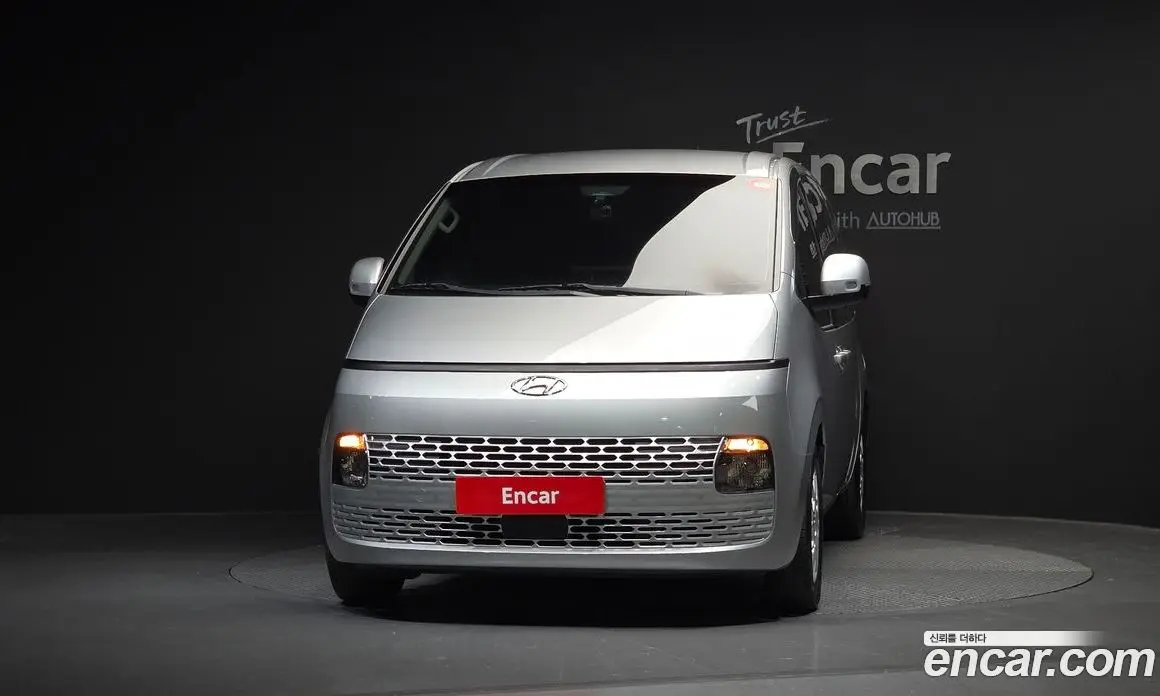 Hyundai Staria 2021 3.5 автомат (гидро), фото 3