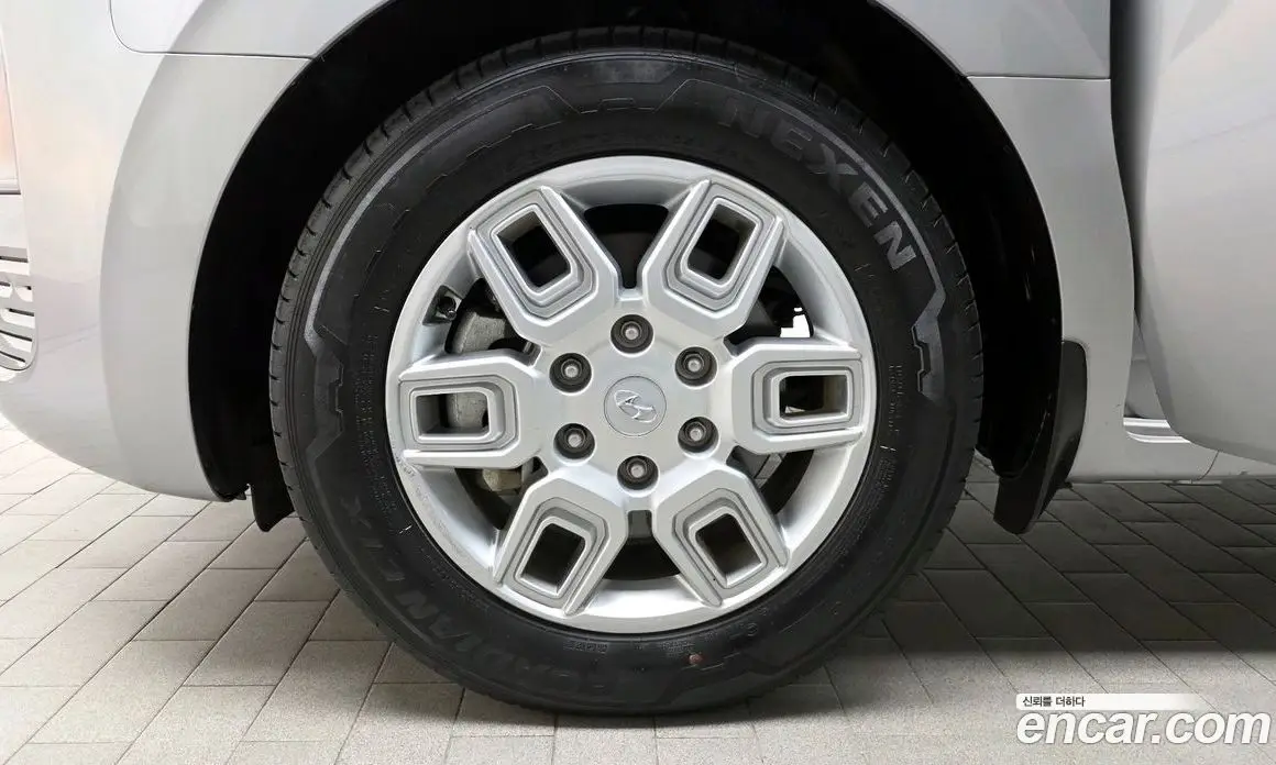 Hyundai Staria 2021 3.5 автомат (гидро), фото 5